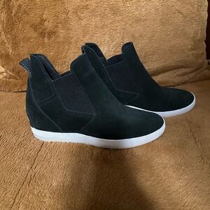 Sorel Black Suede Ankle Boots